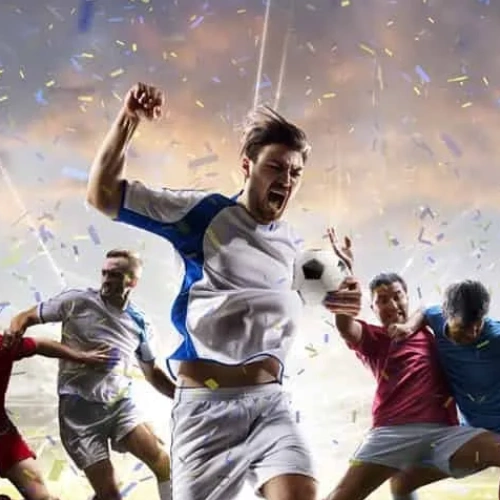 لاعبو كرة قدم يحتفلون بالفوز وسط تساقط القصاصات — World Cup 2026